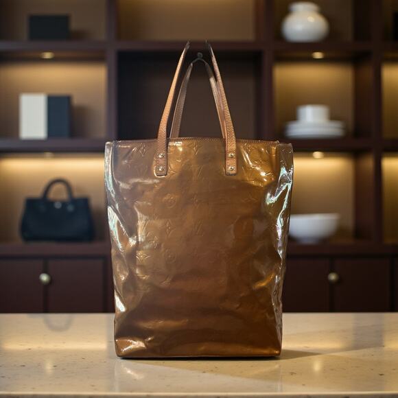 Louis Vuitton Reade MM tote bag in bronze Monogram Vernis patent leather. - Picture 1 of 5